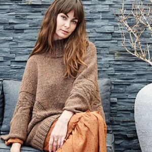 Strikket poncho med snoninger